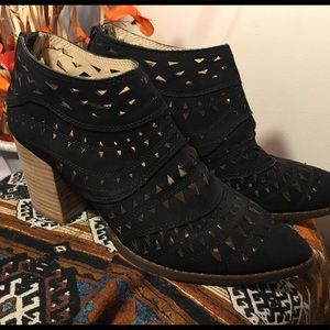 Steve Madden black suede bootie Sz 9.5